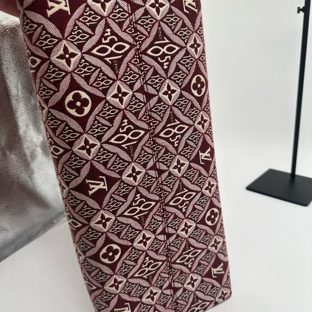 Louis Vuitton On the Go GM Since 1854 EUC - Picture 12 of 15